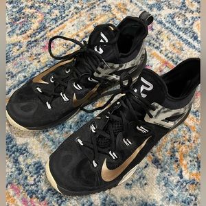 Men’s Nike Hyperrevs